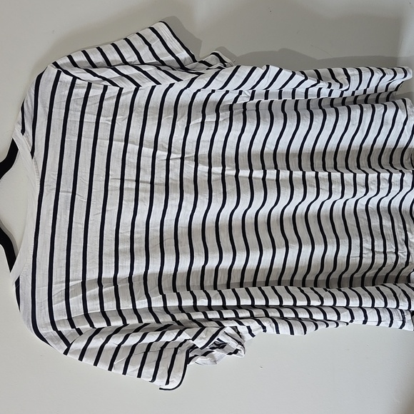 Old Navy Striped V-Neck Tee - Picture 4 of 5